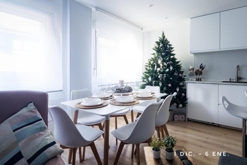 Lujoso Apartamento Entre 2 Playas Con Garaje, Wifi Хихон Екстериор снимка