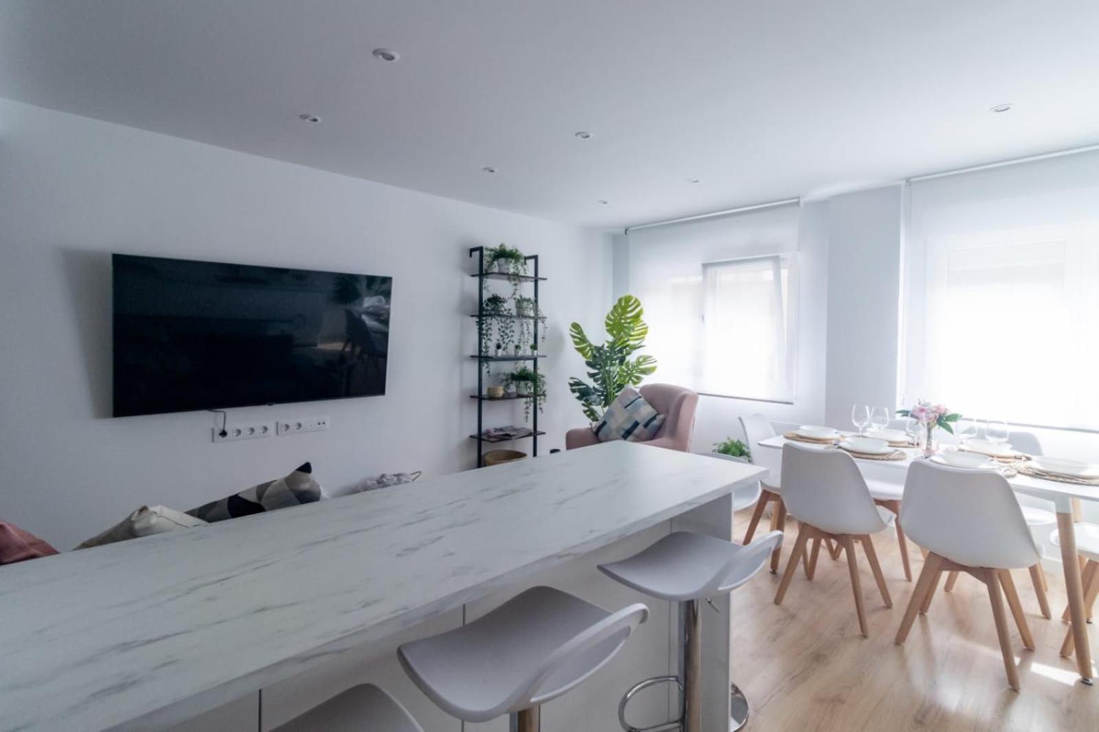 Lujoso Apartamento Entre 2 Playas Con Garaje, Wifi Хихон Екстериор снимка