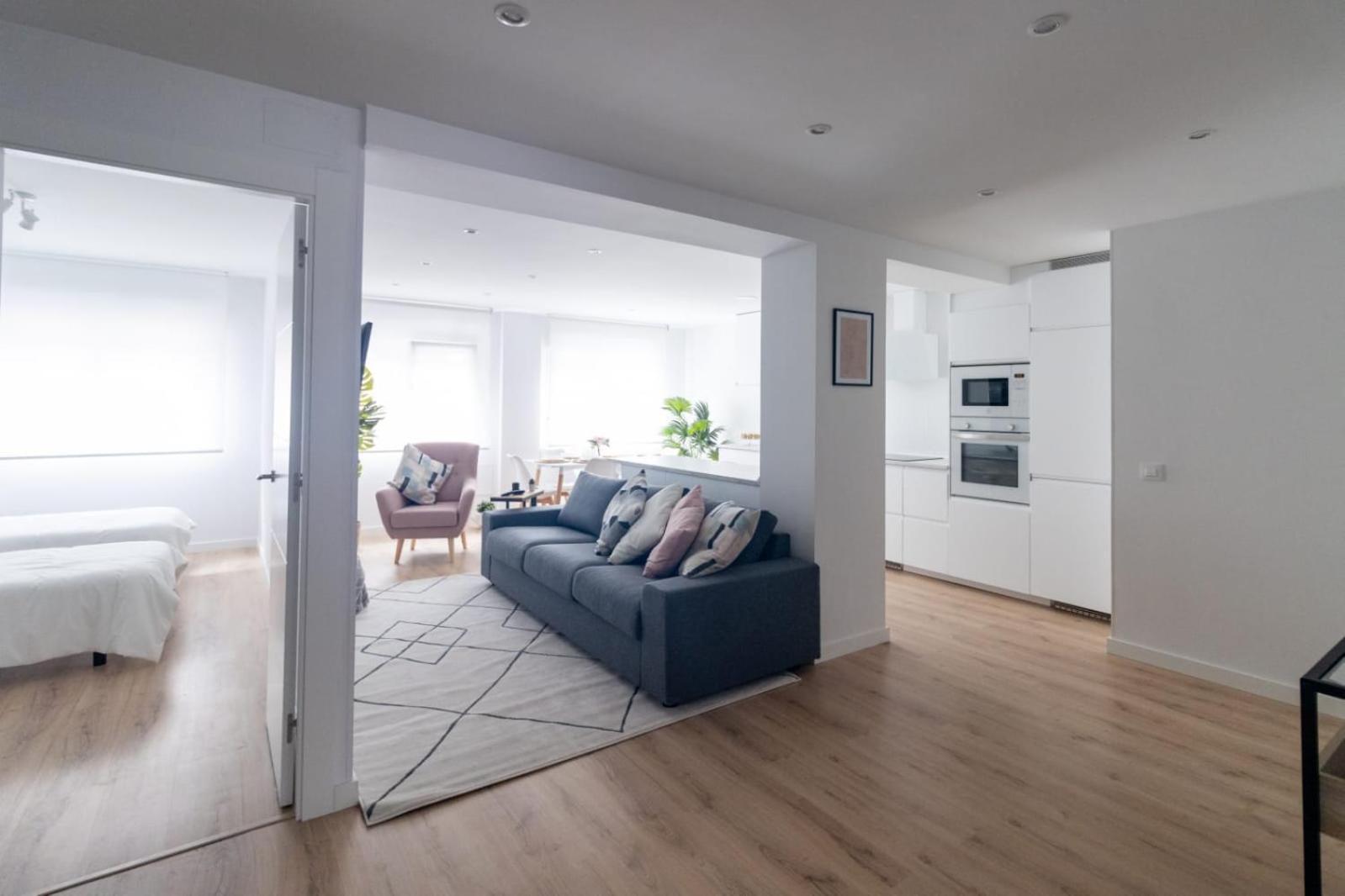 Lujoso Apartamento Entre 2 Playas Con Garaje, Wifi Хихон Екстериор снимка